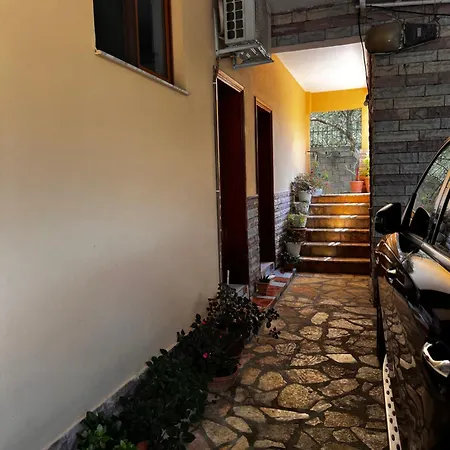 Klaudios Rent House *